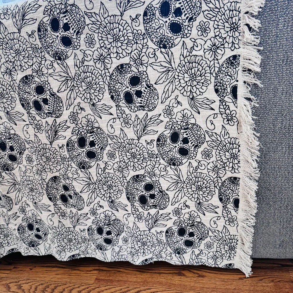 Mortar & Bone SKULLS Day of the Dead Black White 50 X 70 Knit Throw Blanket